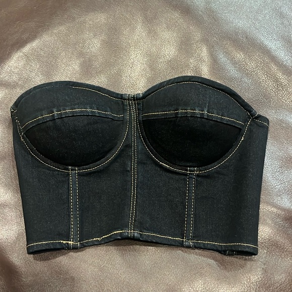 Adorable trendy NWT denim crop top for party or themed event - Picture 1 of 4
